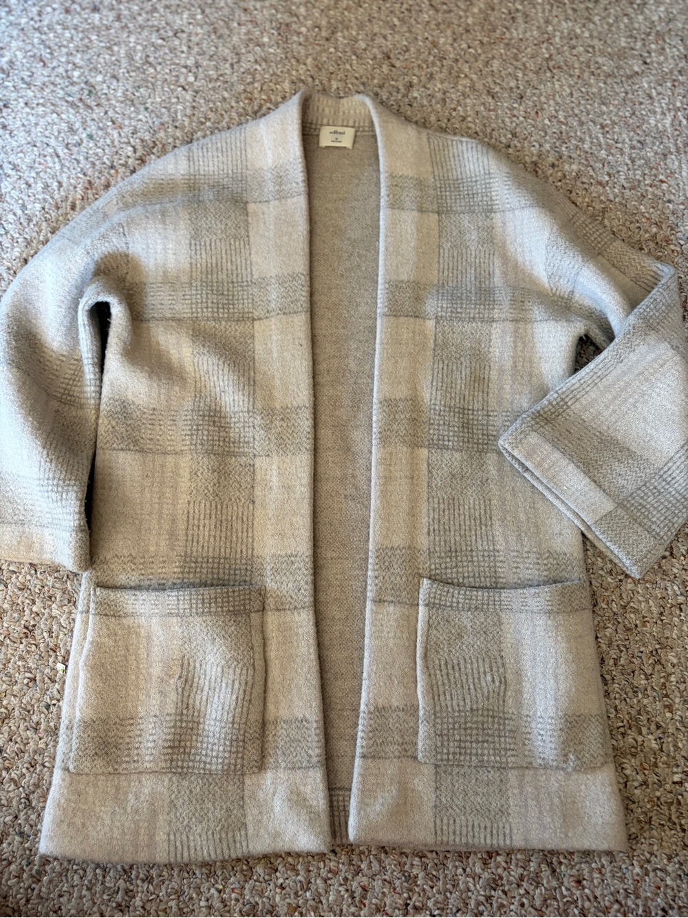 Wilfred Aritzia merino wool open cardigan gray white plaid women’s size XS thick